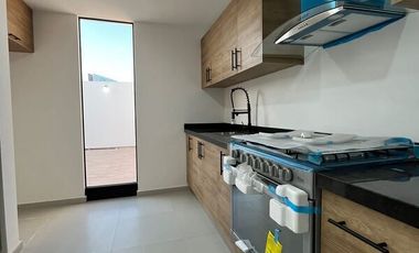 PREVENTA CASA CON ROOF GARDEN COLINAS DEL SOL MORELIA CAS 4015 MOR/RS