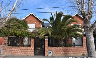 CASA 5 AMBIENTES EN MAR DEL TUYU