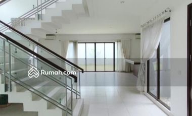 Rumah dengan pohon rimbun di Vermont Parkland, BSD City