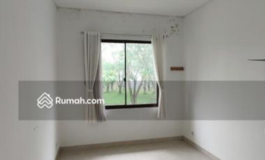 Rumah dengan pohon rimbun di Vermont Parkland, BSD City
