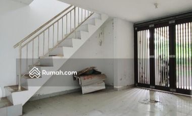 Rumah dengan pohon rimbun di Vermont Parkland, BSD City