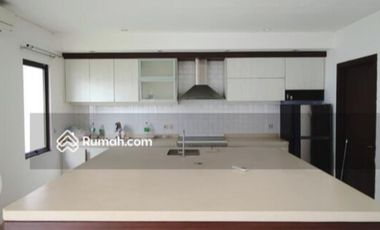 Rumah dengan pohon rimbun di Vermont Parkland, BSD City