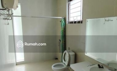 Rumah dengan pohon rimbun di Vermont Parkland, BSD City