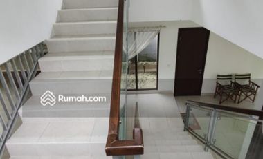 Rumah dengan pohon rimbun di Vermont Parkland, BSD City