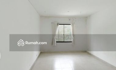Rumah dengan pohon rimbun di Vermont Parkland, BSD City