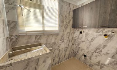 apartamento en arriendo en poblado campestre. Cod A125659