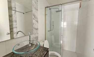 apartamento en arriendo en poblado campestre. Cod A125659