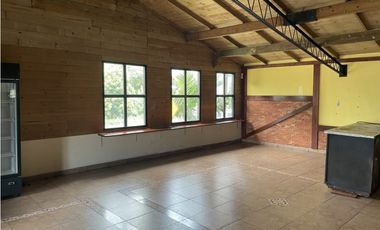 !!!Se Alquila Local Para Restaurante¡¡¡