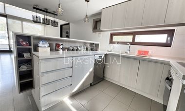 TOWNHOUSE EN VENTA EN AVENIDA EL VALLE, CHAMISERO