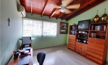 SE VENDE HERMOSA CASA EN LA ALAMEDA AM