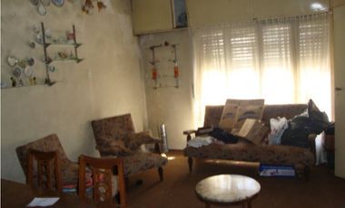 Oportunidad!! Casa sobre calle Belgrano para reciclar