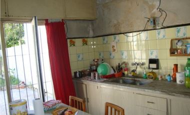 Oportunidad!! Casa sobre calle Belgrano para reciclar
