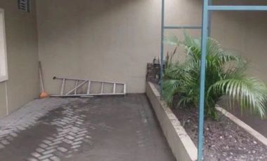 Rumah Kutisari STRATEGIS hadap timur