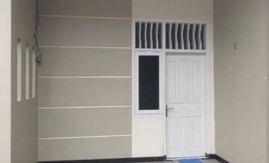 Rumah Kutisari STRATEGIS hadap timur