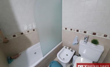 Excelente departamento semipiso de 3 dorm. + Cochera en Av Colon al 600.
