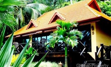 Beachfront Resort in Koh Chang