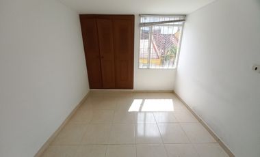 apartamento en arriendo en edificio ferrocarril piso 3 sin acsensor. Cod A13744