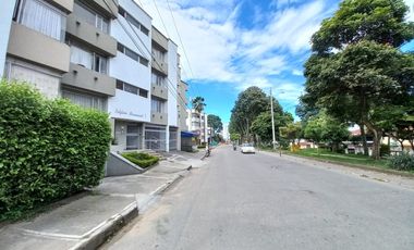 apartamento en arriendo en edificio ferrocarril piso 3 sin acsensor. Cod A13744