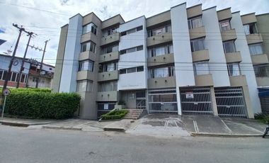 apartamento en arriendo en edificio ferrocarril piso 3 sin acsensor. Cod A13744