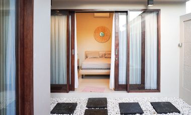 RUMAH SECOND SEMI VILLA HARGA KISARAN 1M 2KT DEKAT KE NUSA DUA BALI