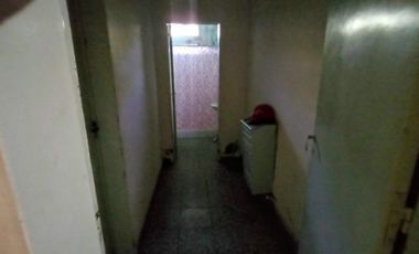 CASA EMPLAZADA SOBRE GRAN LOTE DE 25 X 50 MTS. VILLA IRIS, PUAN.