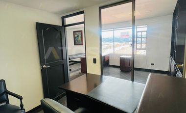 oficina en arriendo/venta en edificio andaluz / centro. Cod V5071