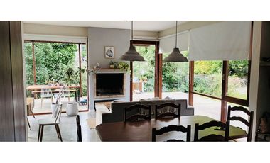 Casa moderna sobre amplio lote Bosque Peralta Ramos