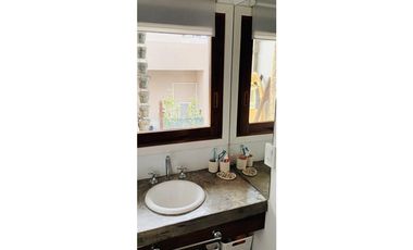 Casa moderna sobre amplio lote Bosque Peralta Ramos