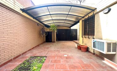 Casa 4 amb. con patio y garaje en San Andrés!!