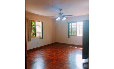 Se alquila hermosa casa con línea blanca en David! Lista para ocupar