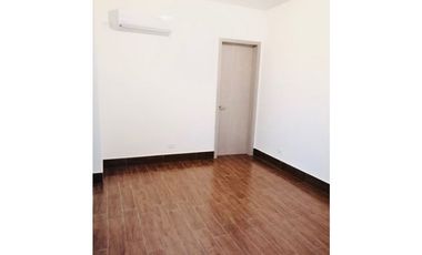SE VENDE APARTAMENTO EN COSTAMARE 135 M2 4856PG