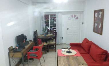 RETASADO!!Departamento 2 amb. en planta baja con cochera o patio propio