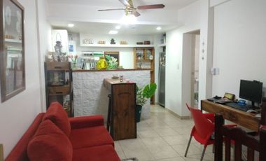 RETASADO!!Departamento 2 amb. en planta baja con cochera o patio propio