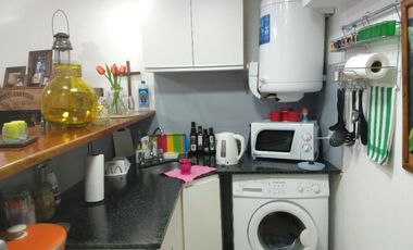 RETASADO!!Departamento 2 amb. en planta baja con cochera o patio propio