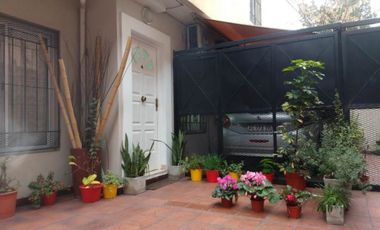 RETASADO!!Departamento 2 amb. en planta baja con cochera o patio propio
