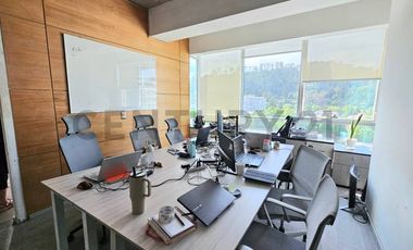 SE ARRIENDA AMPLIA OFICINA CON TERRAZA EN TORRE MÉDICA