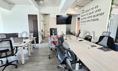 SE ARRIENDA AMPLIA OFICINA CON TERRAZA EN TORRE MÉDICA