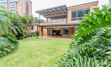 CASA en ARRIENDO/VENTA en Medellín El Tesoro