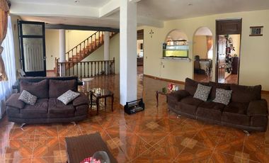 Tepotzotlan Casa en Venta Con 3locales y 3departamentos independientes