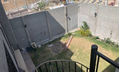 Tepotzotlan Casa en Venta Con 3locales y 3departamentos independientes