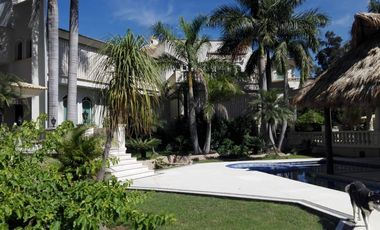 ESPECTACULAR MANSIÓN  EN VENTA EN SAN ISIDRO MAZATEPEC