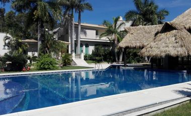 ESPECTACULAR MANSIÓN  EN VENTA EN SAN ISIDRO MAZATEPEC