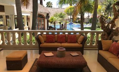 ESPECTACULAR MANSIÓN  EN VENTA EN SAN ISIDRO MAZATEPEC