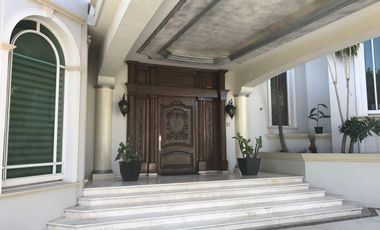 ESPECTACULAR MANSIÓN  EN VENTA EN SAN ISIDRO MAZATEPEC