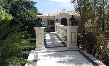 ESPECTACULAR MANSIÓN  EN VENTA EN SAN ISIDRO MAZATEPEC