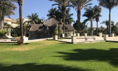 ESPECTACULAR MANSIÓN  EN VENTA EN SAN ISIDRO MAZATEPEC