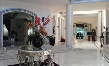 ESPECTACULAR MANSIÓN  EN VENTA EN SAN ISIDRO MAZATEPEC