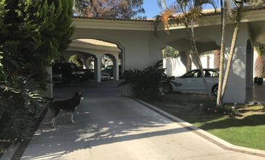 ESPECTACULAR MANSIÓN  EN VENTA EN SAN ISIDRO MAZATEPEC