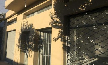 Galpón con dos locales en Alquiler en San Justo