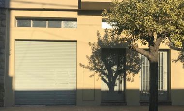 Galpón con dos locales en Alquiler en San Justo